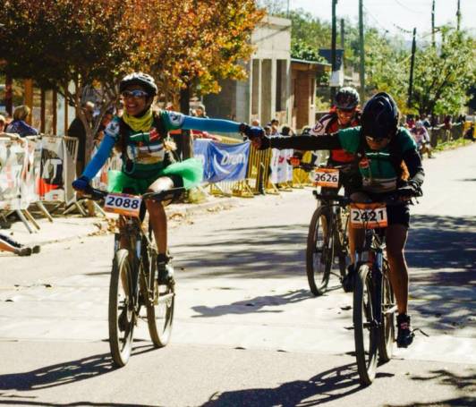 LLEGARON JUNTAS EL EQUIPO DE CICLISMO FEMENINO DE LA MUNI