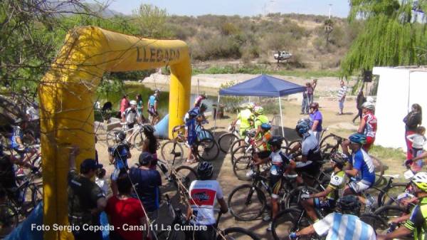 LA CARRERA DE MOUNTAIN BIKE EN CAPILLA FUE TODO UN EXITO !!! (VIDEO)