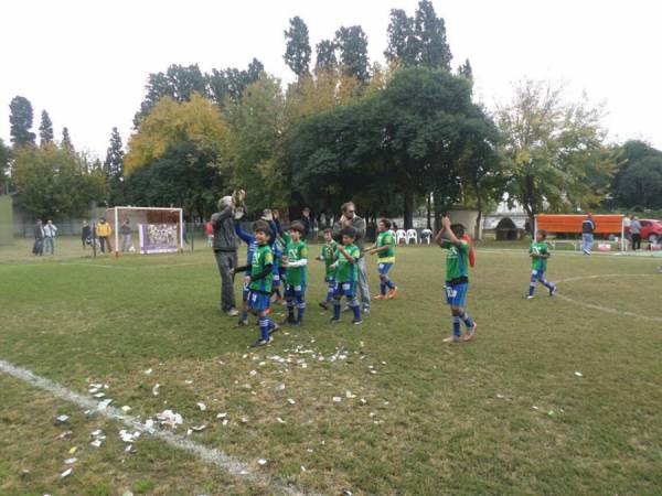 CAPILLA TAMBIEN JUEGA EN EL CAMPEONATO DE CANAL 12