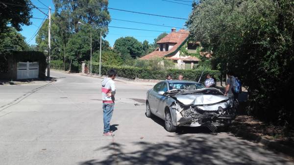 ACCIDENTE SIN HERIDOS EN LA CUMBRE