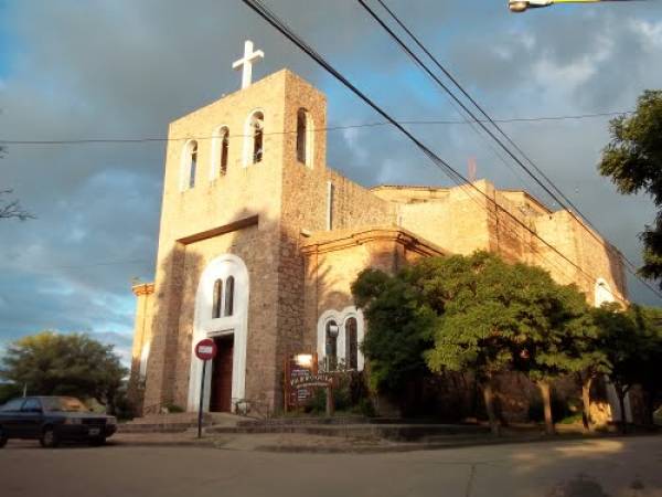 LE ROBARON AL CURA DE CAPILLA DEL MONTE