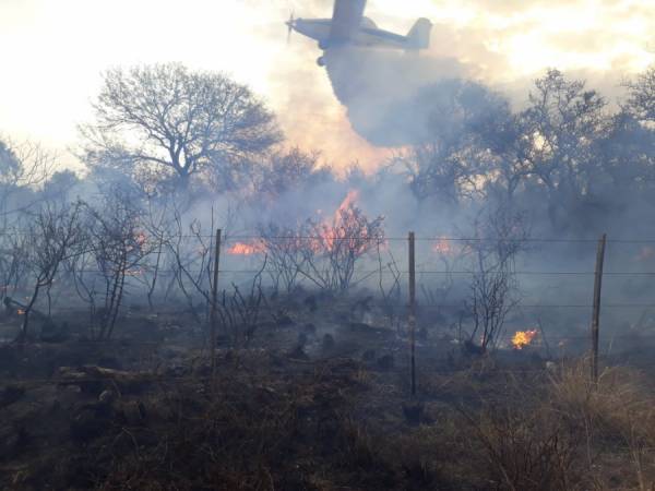 EL INTENDENTE DE LOS COCOS AGRADECE A LOS BOMBEROS