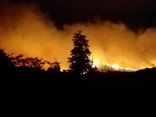 GRAN INCENDIO EN LA ZONA DEL DIQUE DE LA CUMBRE