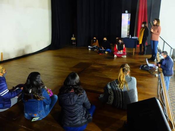 FUE UN EXITO EL TALLER DE ORIENTACION VOCACIONAL EN LA CUMBRE