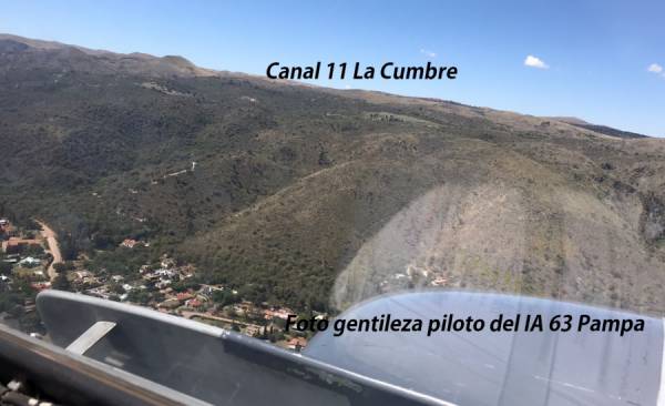 LOS PILOTOS DE LOS PAMPA PASARON RASANTE LA CUMBRE