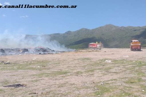 INCENDIO EN EL BASURAL DE LA CUMBRE