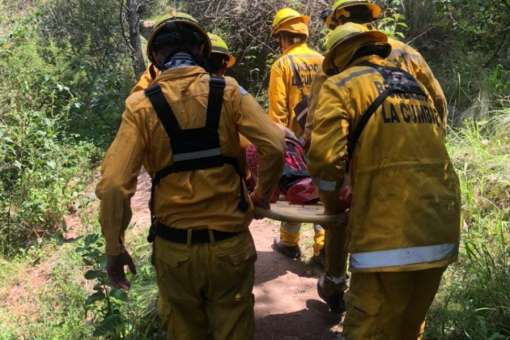 BOMBEROS DE LA CUMBRE RESCATARON A UNA MUJER EN LAS SIERRAS