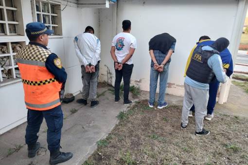 Cuatro personas detenidas en Villa Giardino: Llevaban  drogas a Cruz del Eje para comercializarlas