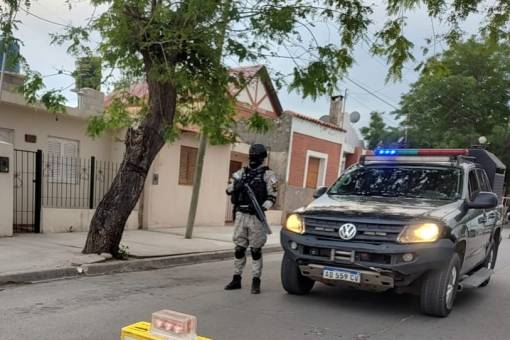 DESBARATARON UNA BANDA NARCO EN CRUZ DEL EJE. 3 DETENIDOS