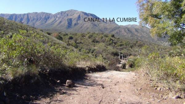 VECINOS DE CAPILLA DEL MONTE SE QUEJAN DE APERTURA DE CALLE