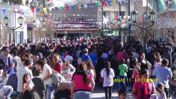 FUE TODO UN EXITO LA FIESTA DEL DIA DEL NIÑO EN LA NUEVA CALLE TASSANO