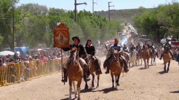 UNA MULTITUD EN LAS PATRONALES DE VILLA GIARDINO