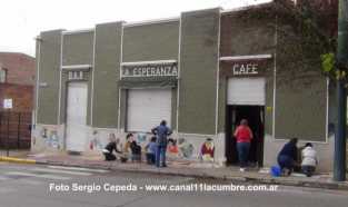 HERMOSO MURAL EN LA ESPERANZA CON OBRA DE MOSAIQUISMO