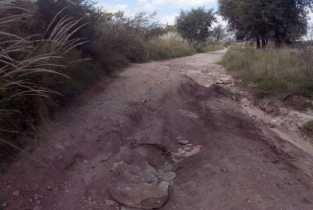 CAMINO DESTRUIDO DESDE EL CEMENTERIO DE LA CUMBRE A LA RUTA 38