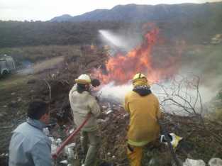 COMENZO LA TEMPORADA DE INCENDIOS EN LOS BASURALES