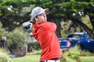 SE ESTA JUGANDO EN LA CUMBRE UN IMPORTANTE TORNEO DE GOLF