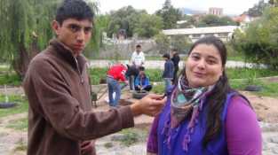 LA PLANTACION DE ARBOLES DE LOS CHICOS DE LA ESCUELA ESPECIAL FERNANDEZ