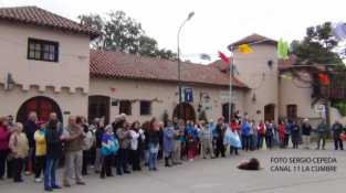 MUCHOS TURISTAS PARTICIPARON DE LA MARCHA EN LA CUMBRE